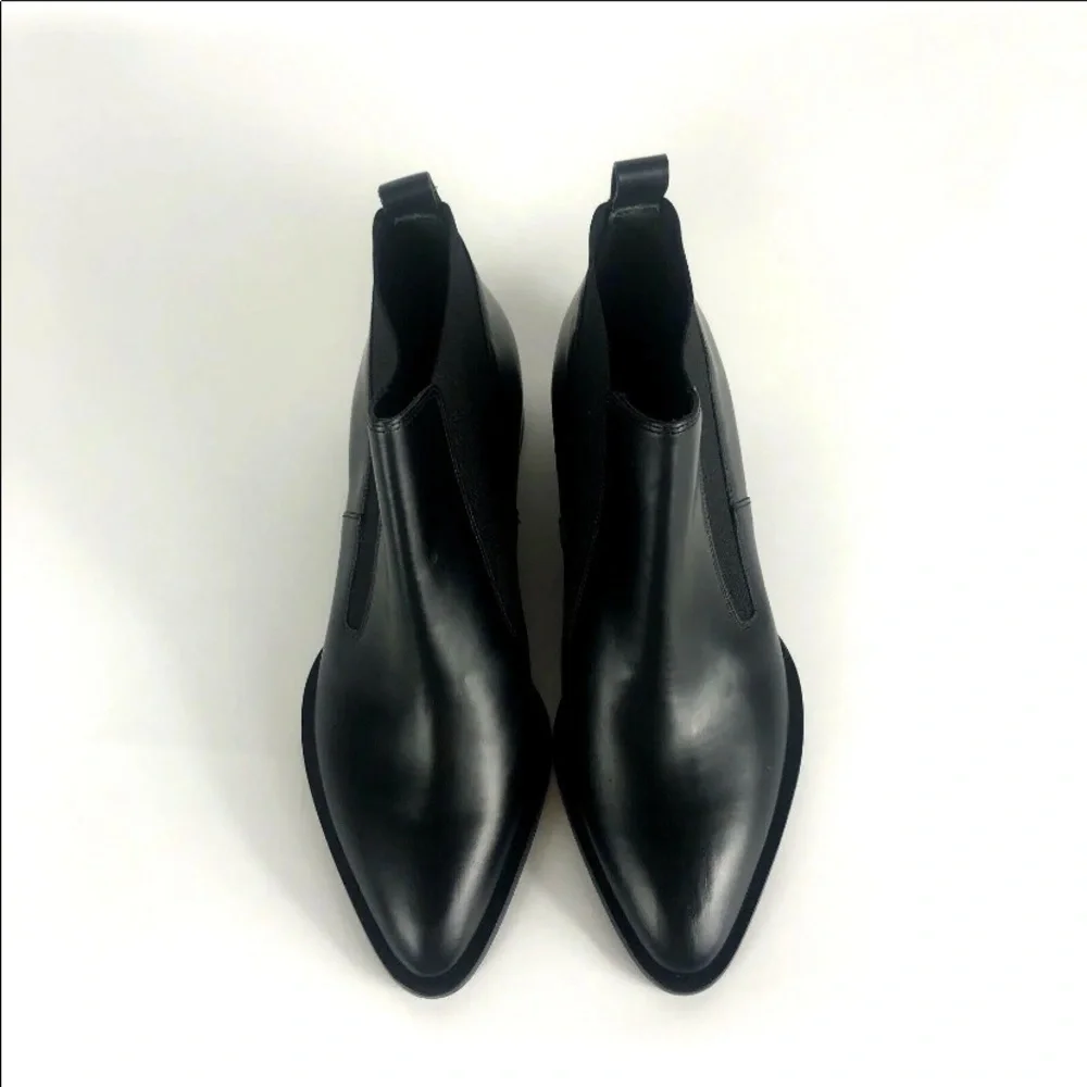 Vince Chelsea boot Womens 6 36 Black leather flat Italy slip on Yarrow